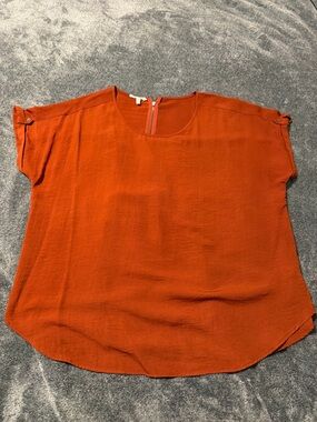 Maurices Women's Short-Sleeve Round-Neck Top in Copper Orange